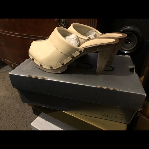 Clogs - Picture 3 of 3